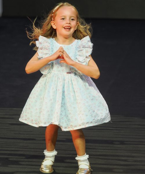 TEMPRANILLO: Jesusito organza celeste